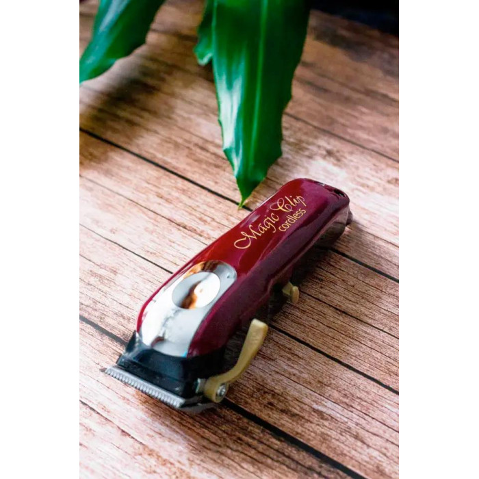 Професійна акумуляторна машинка для стрижки волосся Wahl Magic Clip Cordless