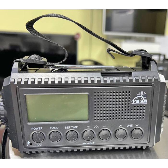 Портативне радіо з ліхтариком на сонячній батареї Rocam CR1009 Ultra Black