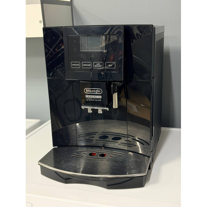 Кавомашина Delonghi Perfecta Cappuccino ESAM 5556.B Б/В
