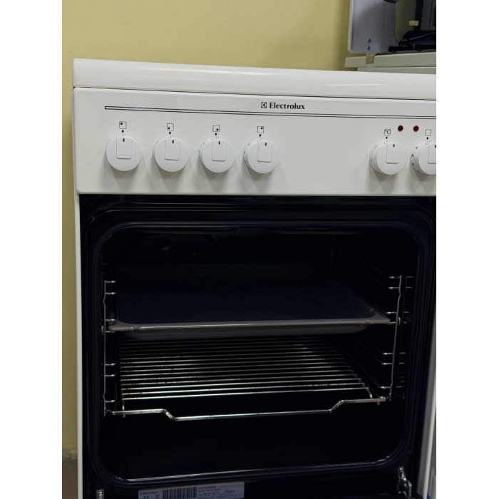 Електрична плита Electrolux EKC510504W Б/В