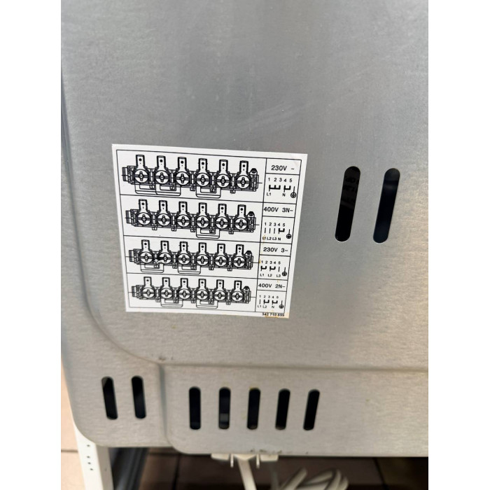 Електрична плита Electrolux EKC510504W Б/В