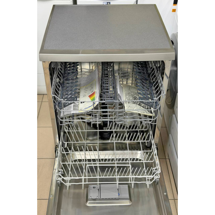 Посудомийна машина Candy HCF3C7LFX з підключенням по Wi-Fi та Bluetooth