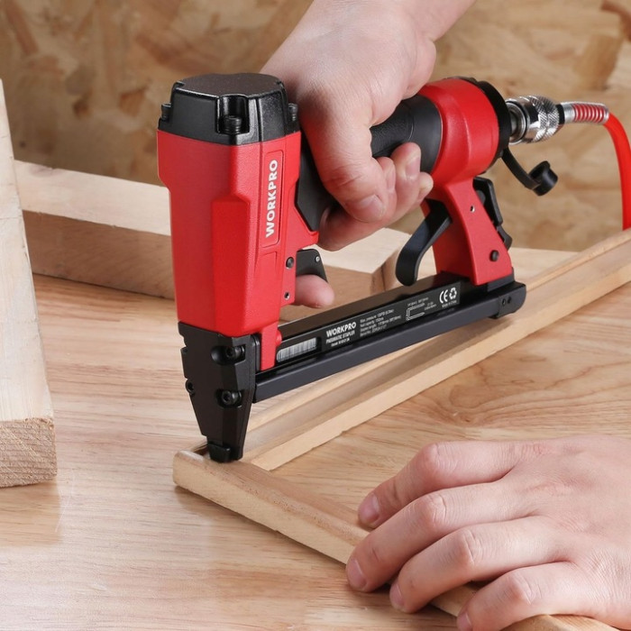 Пневматичний пістолет для цвяхів (Степлер) WORKPRO 21GA A252D