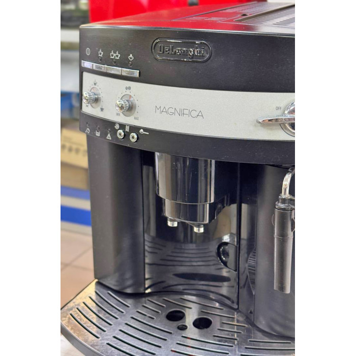 Кавоварка Delonghi ESAM 3000.B Magnifica Black Б/В