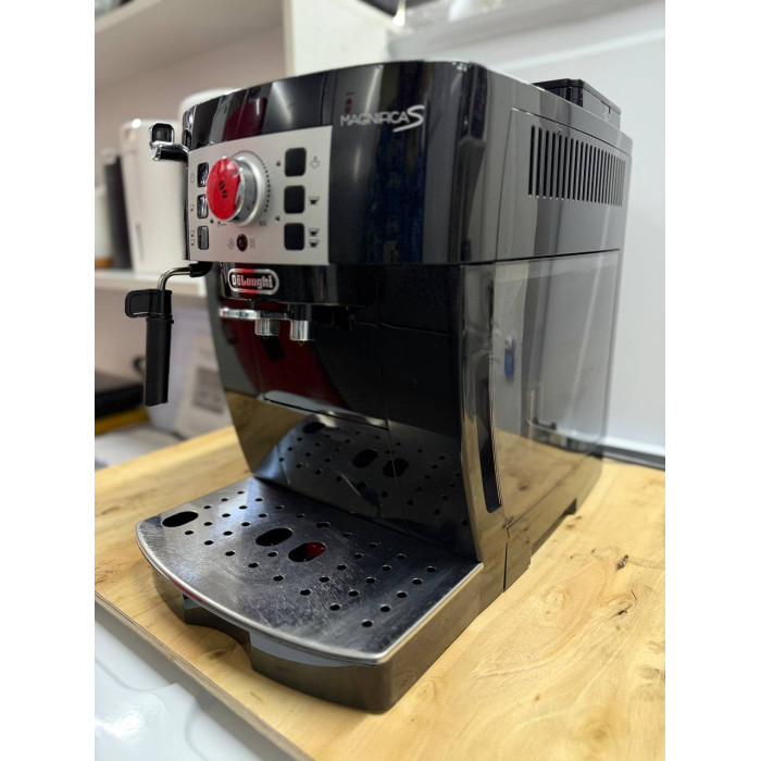 Кавомашина автоматична Delonghi Magnifica S ECAM 22.110.B Б/В
