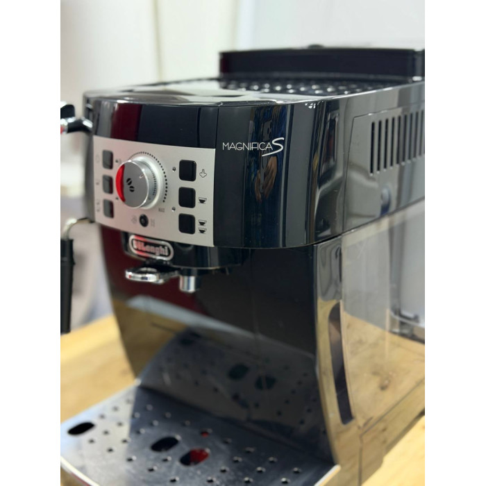 Кавомашина автоматична Delonghi Magnifica S ECAM 22.110.B Б/В