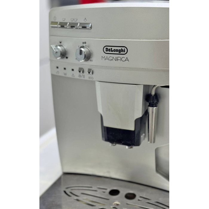 Кофемашина Delonghi Magnifica ESAM03.120.S Б/У