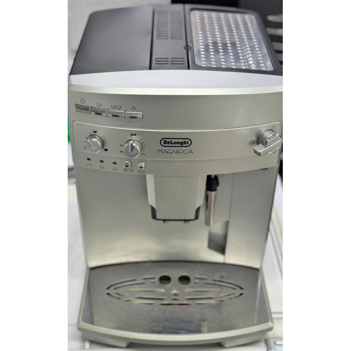 Кофемашина Delonghi Magnifica ESAM03.120.S Б/У