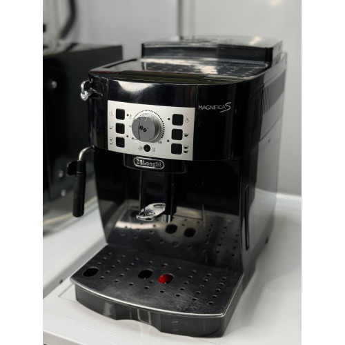 Кавомашина автоматична Delonghi Magnifica S ECAM 22.110.B Б/В