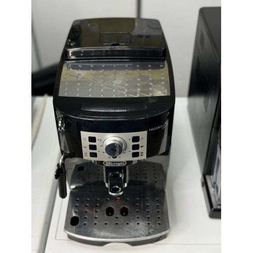 Кавомашина автоматична Delonghi Magnifica S ECAM 22.110.B Б/В