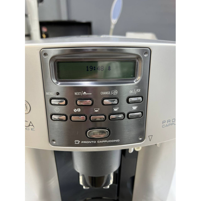 Кавомашина DeLonghi Magnifica Elegance Pronto Cappuccino ESAM 3600.S Б/В