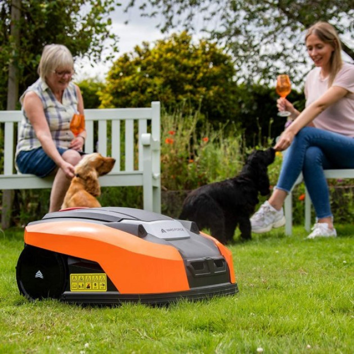 Роботизированная газонокосилка Yard Force 100I